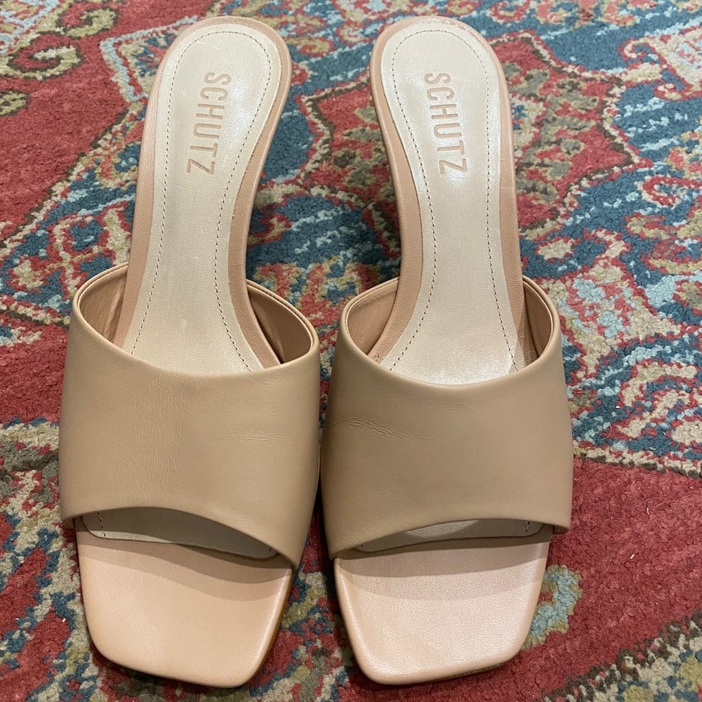 SCHUTZ Dethalia Kitten Heel Slide in Honey Beige - 7.5.  *LAST CHANCE*